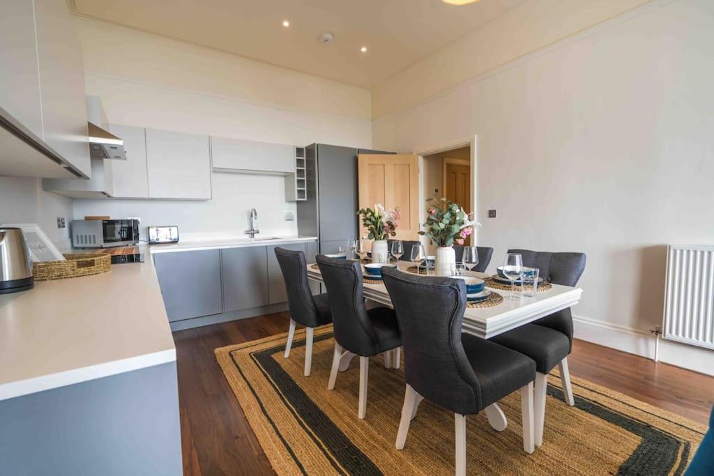 Beautiful Beach Side Apartment Torquay Bagian luar foto