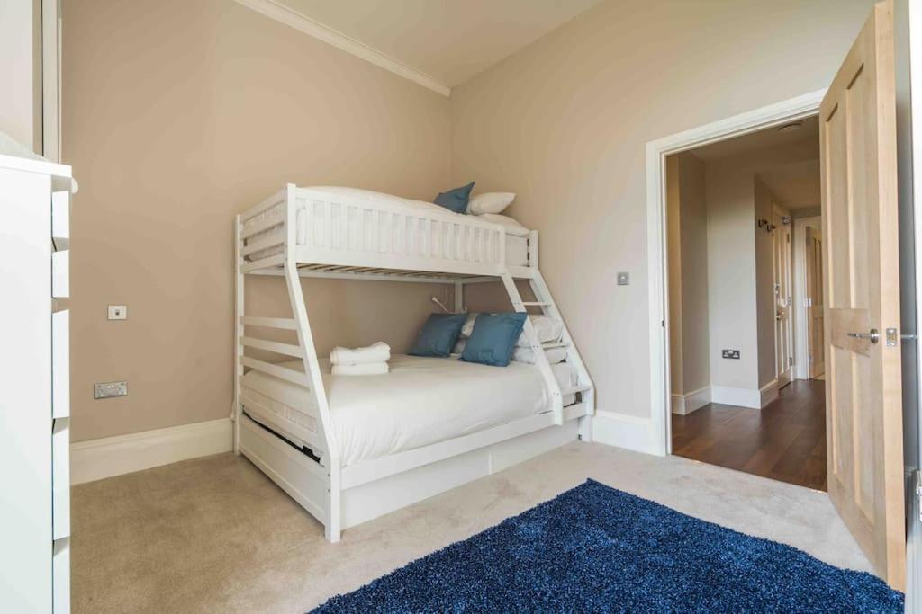 Beautiful Beach Side Apartment Torquay Bagian luar foto