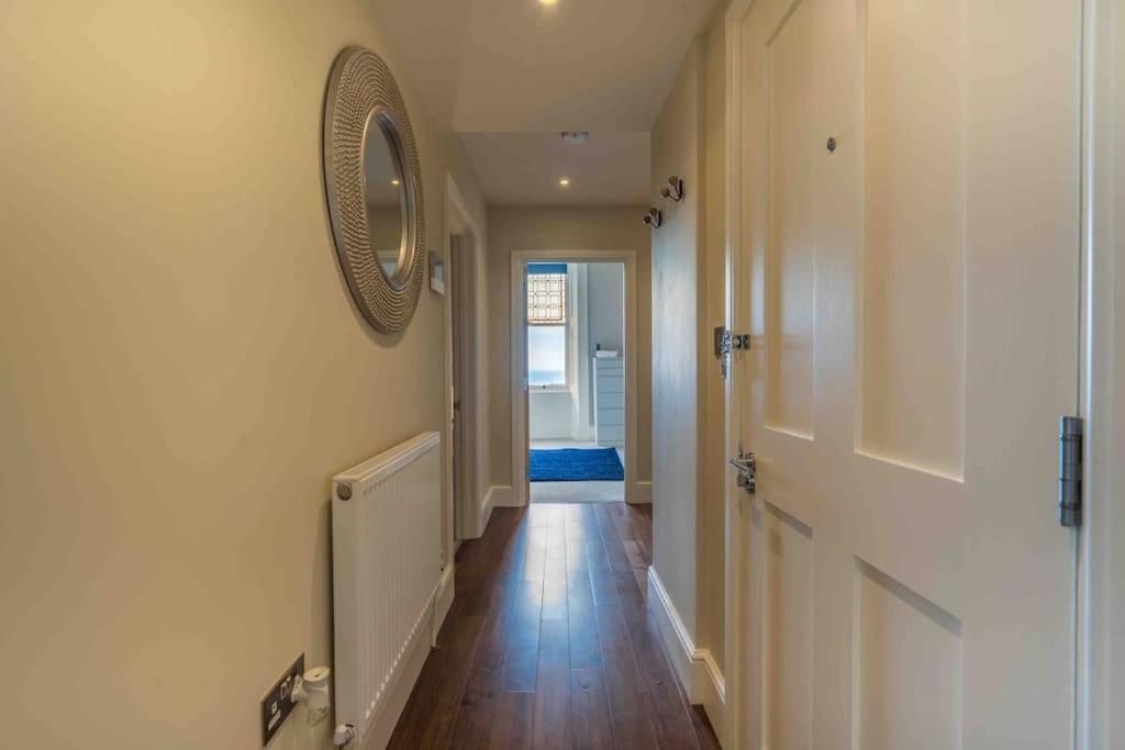 Beautiful Beach Side Apartment Torquay Bagian luar foto